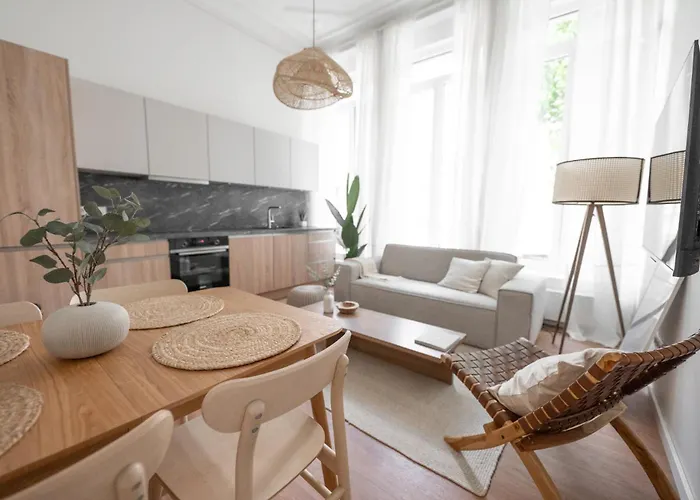 Elegant In Limpertsberg Near Center Lüksemburg